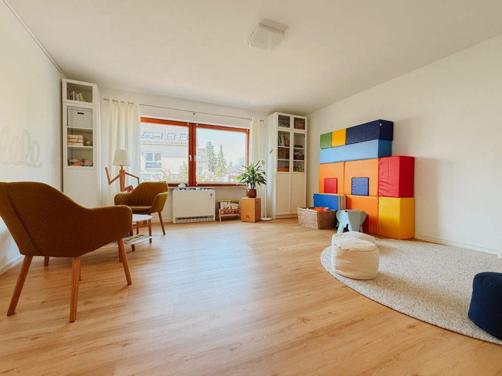 Beratungs- und Praxisraum der Kinder- und Jugendlichenpsychotherapie in Erlangen